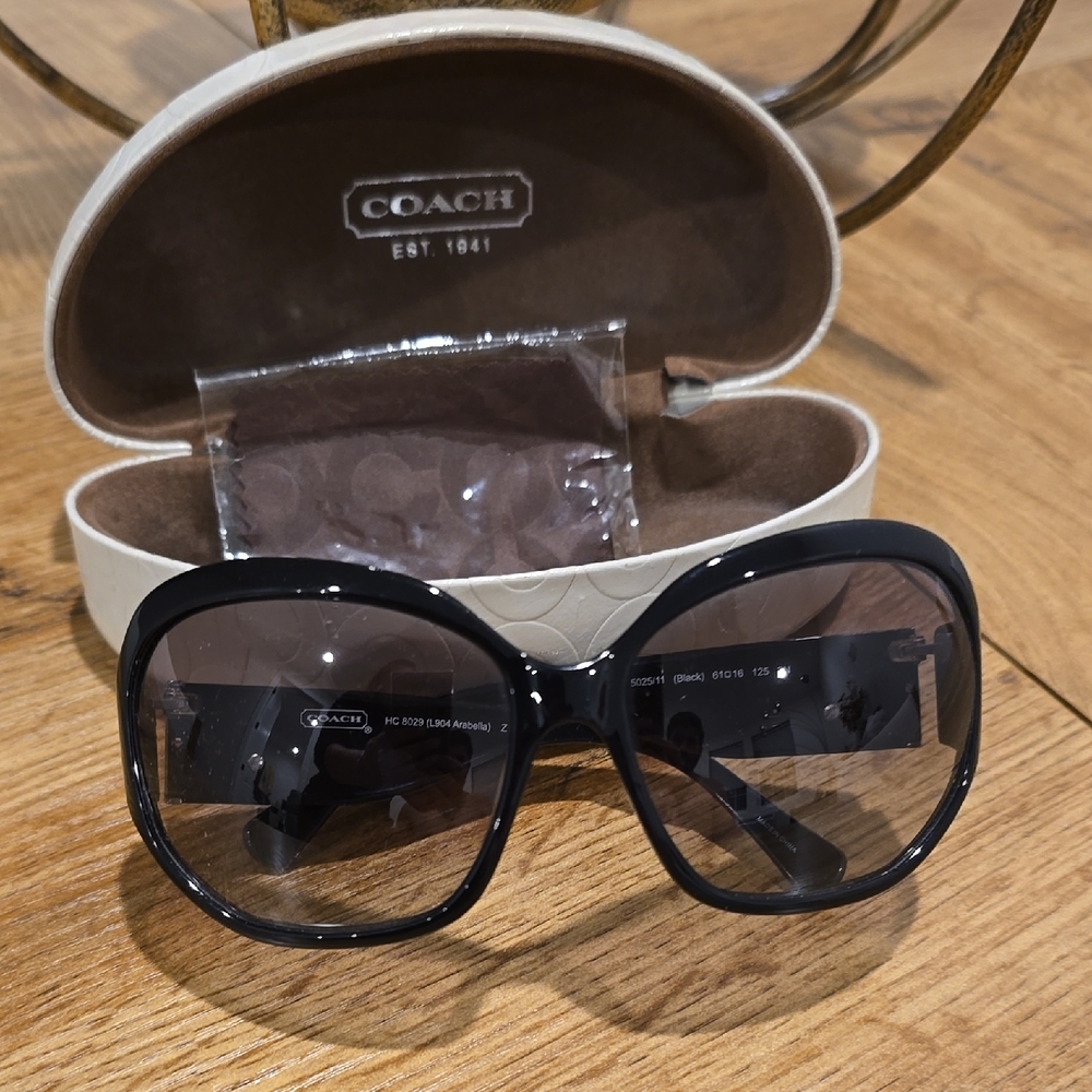 Coach Women's Sunglasses in Black